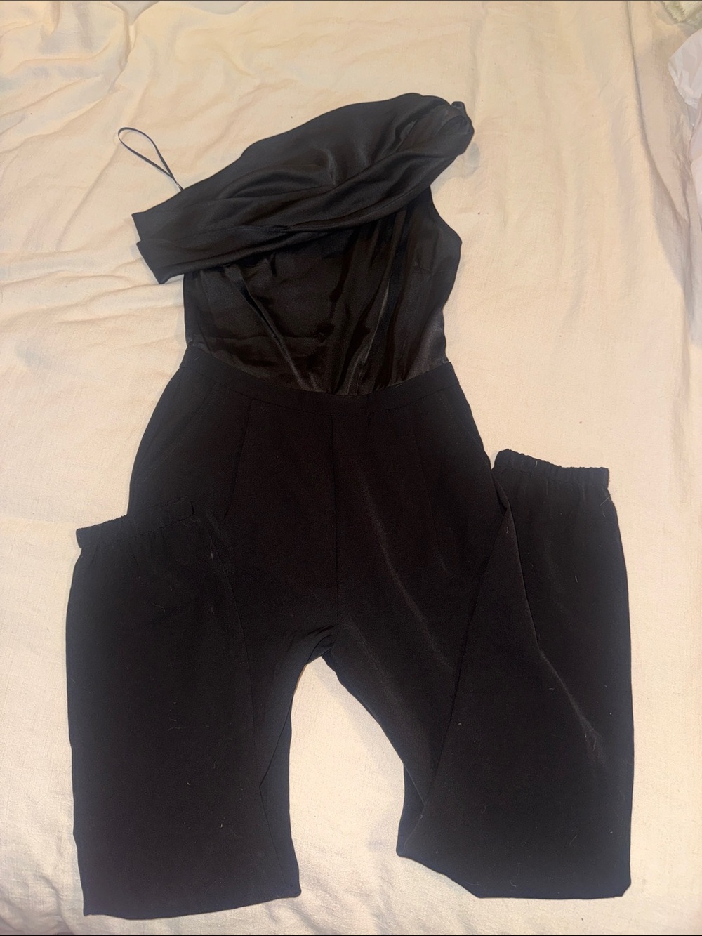 Heartloom Black One-Shoulder Jumpsuit